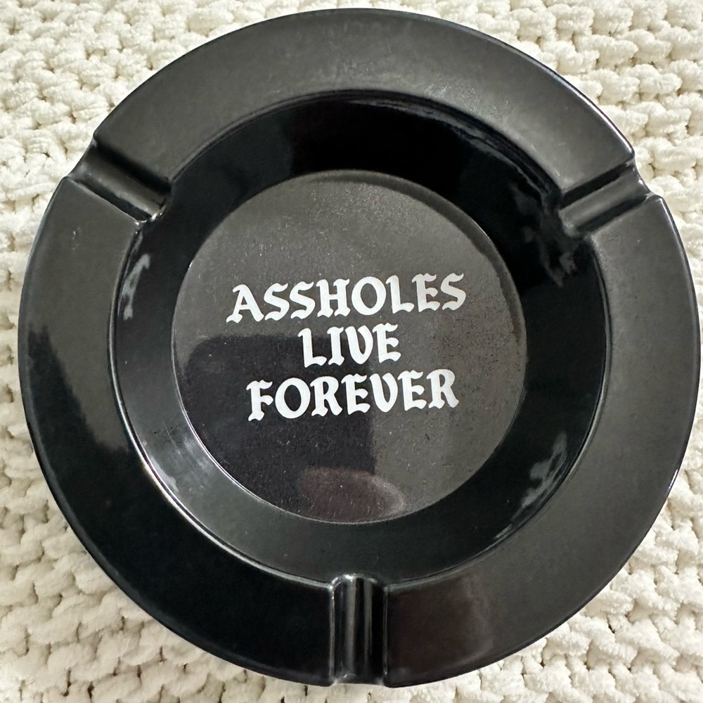 ALF PLASTIC ASHTRAY - Picture 9 of 9